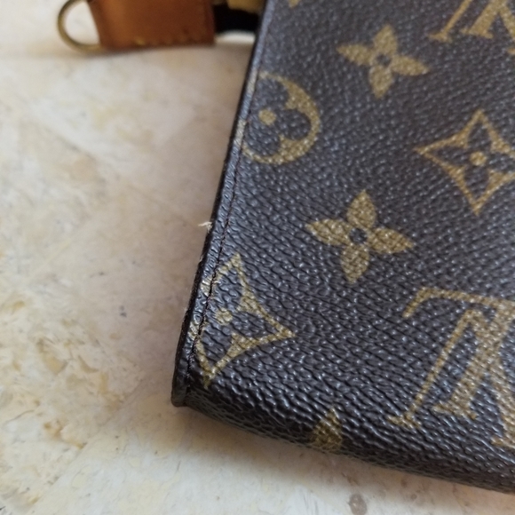 LOUIS VUITTON Classic Pouchette Monogram print - Picture 9 of 16